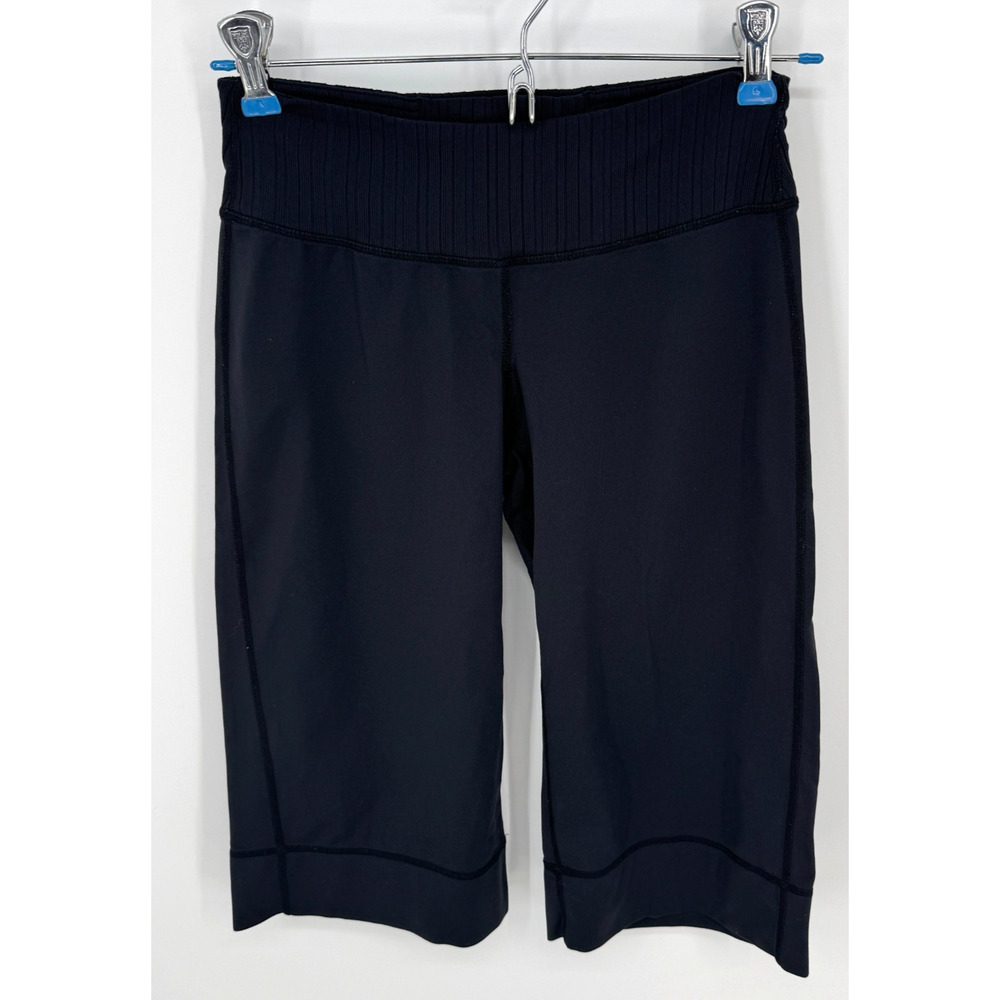 Lululemon Clam Digger Size 2 Women Black Crop Pants Bermuda Knit Shorts Yoga